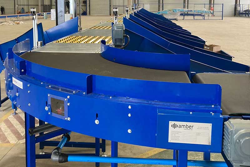 Curve delle cinghie per il settore dell'intralogistica sotto la lente d'ingrandimento