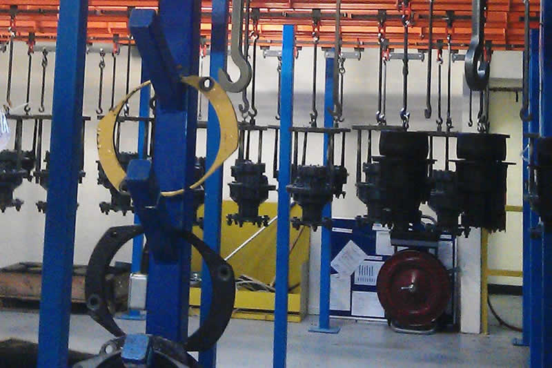 Sistemi di trasporto MCM Freetrack: una soluzione flessibile per la movimentazione dei materiali. MCM Freetrack Conveyor Systems Providing A Flexible Materials Handling Solution